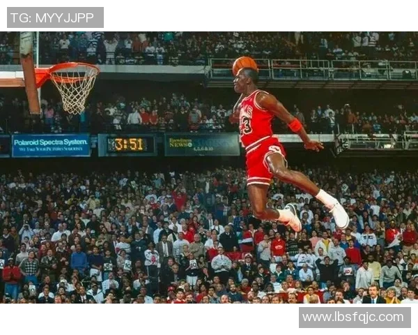 足球巨星与篮球传奇的巅峰对决谁将成为体育界的终极王者 足球巨星与篮球传奇的巅峰对决谁将成为体育界的终极王者