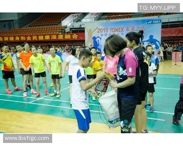 重庆羽毛球队比赛经验深度对比分析与其他队伍的优势与不足探讨 重庆羽毛球队比赛经验深度对比分析与其他队伍的优势与不足探讨