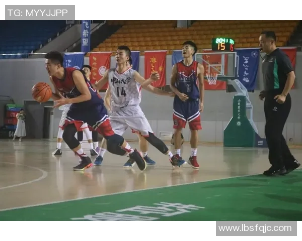 武汉篮球队逆袭之路揭秘:钻石联赛特别报道展现团队拼搏精神与辉煌成就 武汉篮球队逆袭之路揭秘:钻石联赛特别报道展现团队拼搏精神与辉煌成就